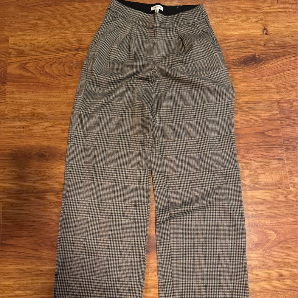 Max Studio Black and White Houndstooth Pants